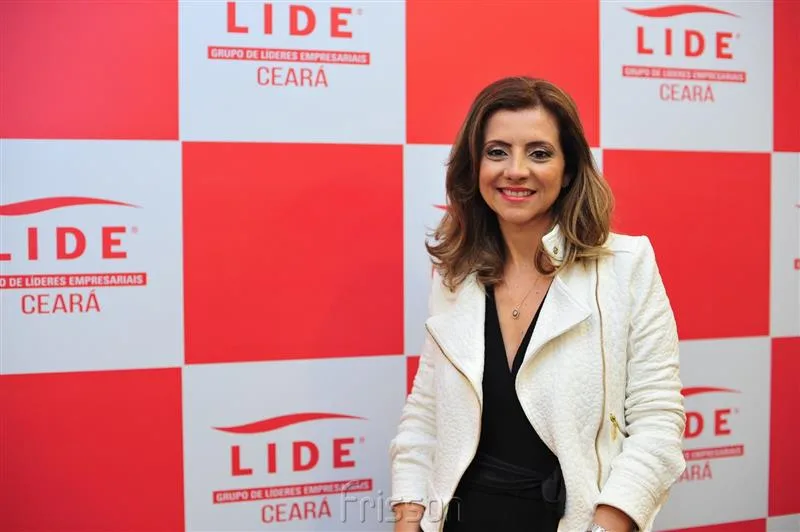 Emília Buarque