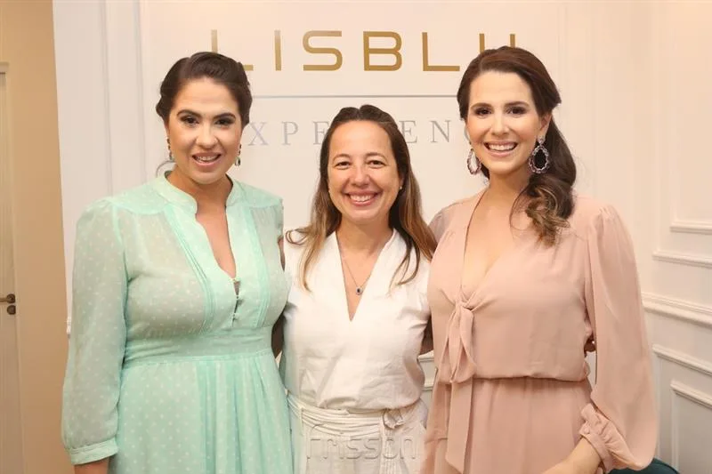 Amanda Viana, Adriana Ximenes e Nathalia Viana
