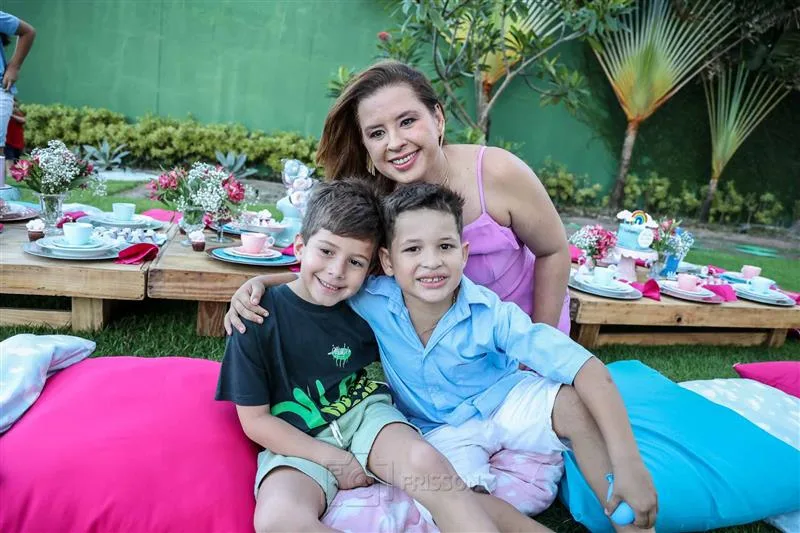 Benjamin, João e Camila Ximenes
