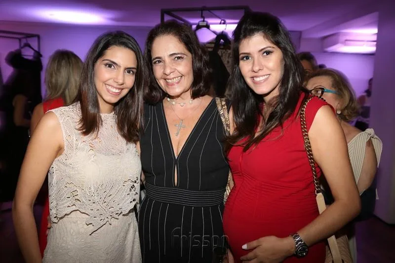 Carla e Flávia Laprovítera com Giana Studart