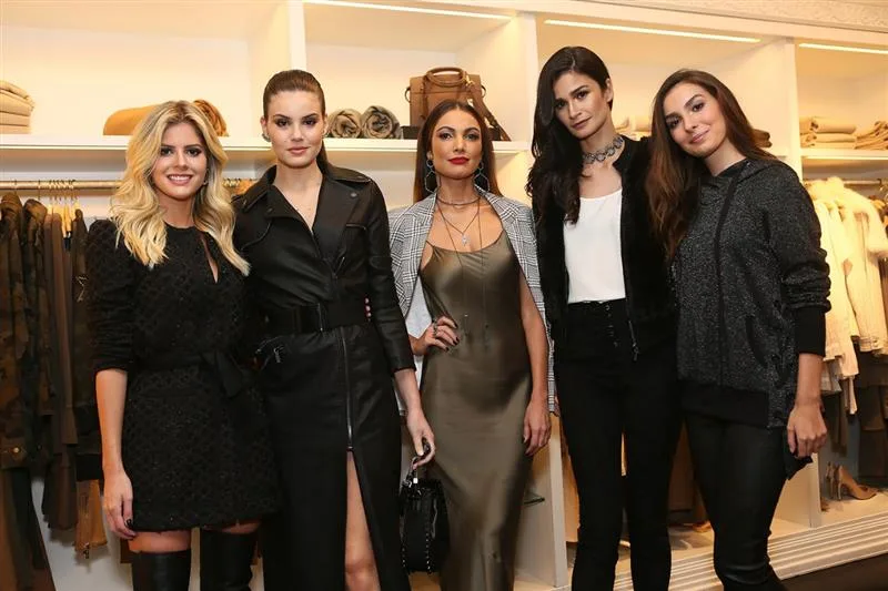 Lalá Rudge, Camila Queiroz, Patrícia Poeta, Carol Ribeiro e Marina Moschen