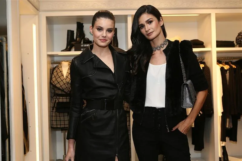 Camila Queiroz e Carol Ribeiro