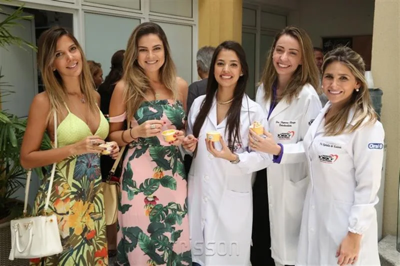 Camila MilitãoJuliana Miranda, Ticianna Campos, Thayanna Braga e Nathalia da Escossia