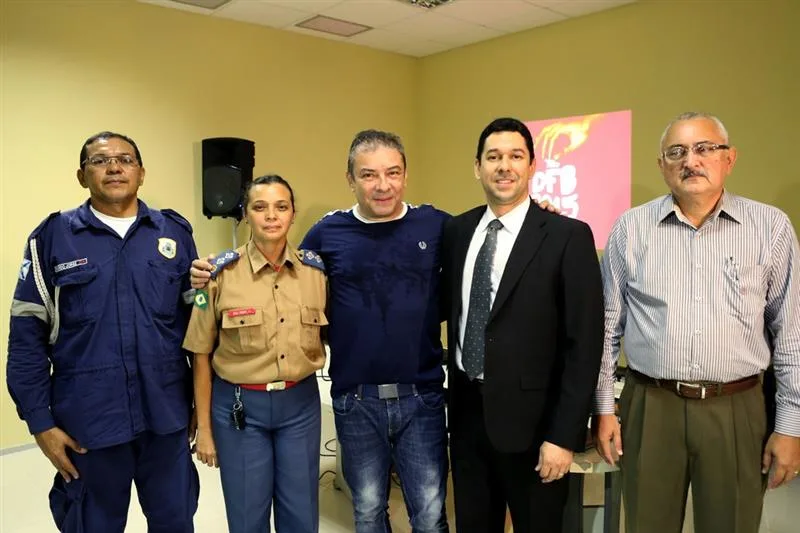 Ricardo Jorge, Diana Veras, Cláudio Silveira, Fernando Menezes e Harley Alencar