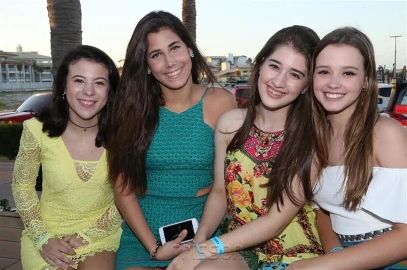 Bruna Mathias, Maria Clara Catunda, Maria Tereza Machado e Julia Dubanhevitz