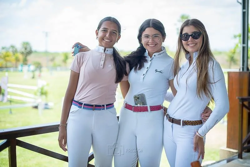 Ana Luiza, Maria Valentina Cabral e Liz Bayde