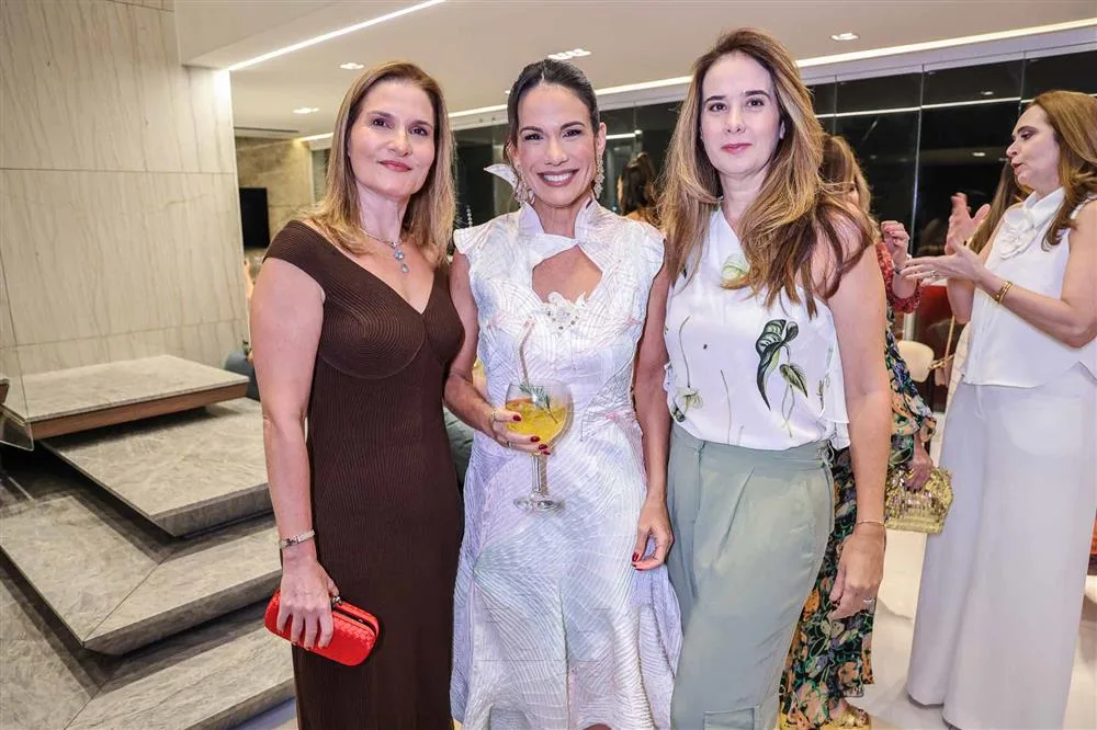 Alessandra Moura, Ana Virginia Martins e Gisele Siqueira Campos