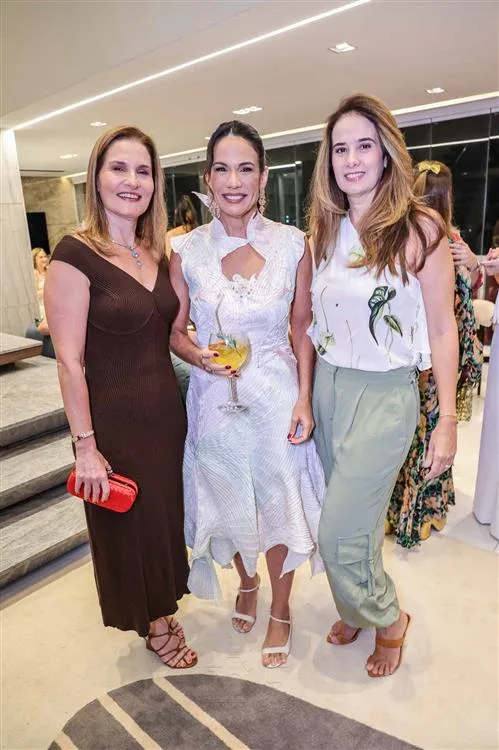 Alessandra Moura, Ana Virginia Martins e Gisele Siqueira Campos