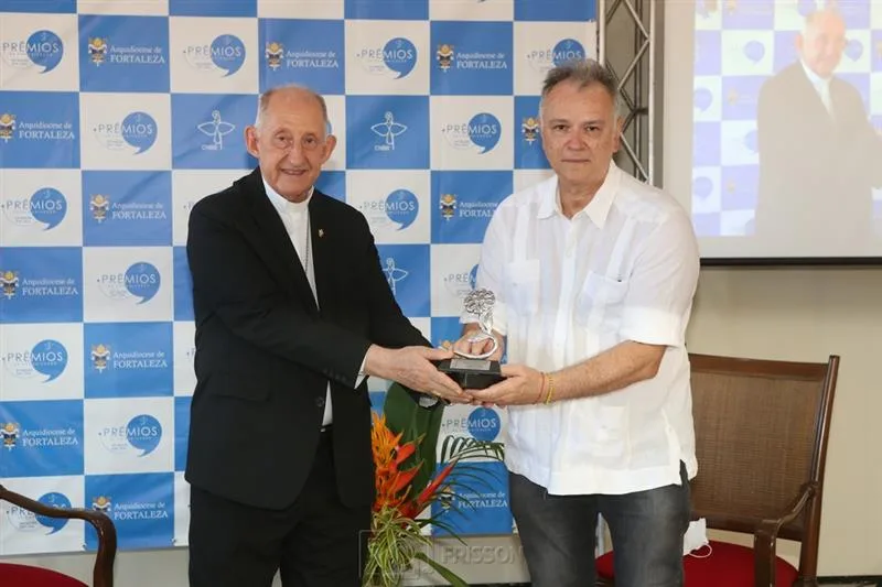 Dom José Aparecido Tosi Marques e Wolney Oliveira