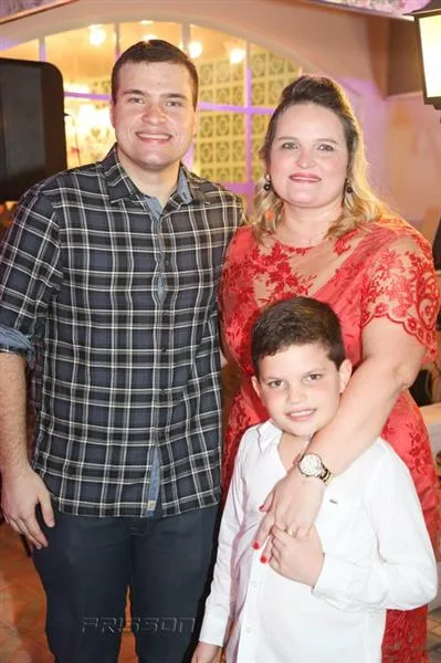 Davi e Gabriel Caleb e Iana Magalhães