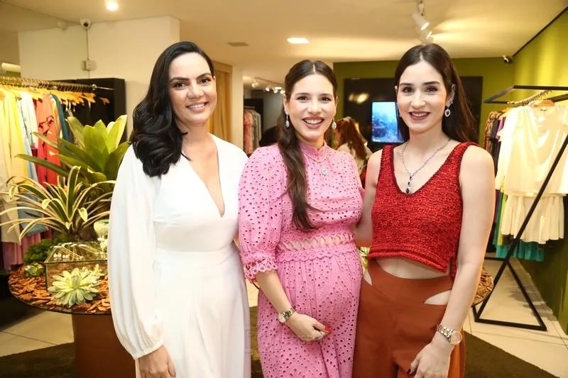 Amanda Castanheira, Sarah e Sofia Torquato