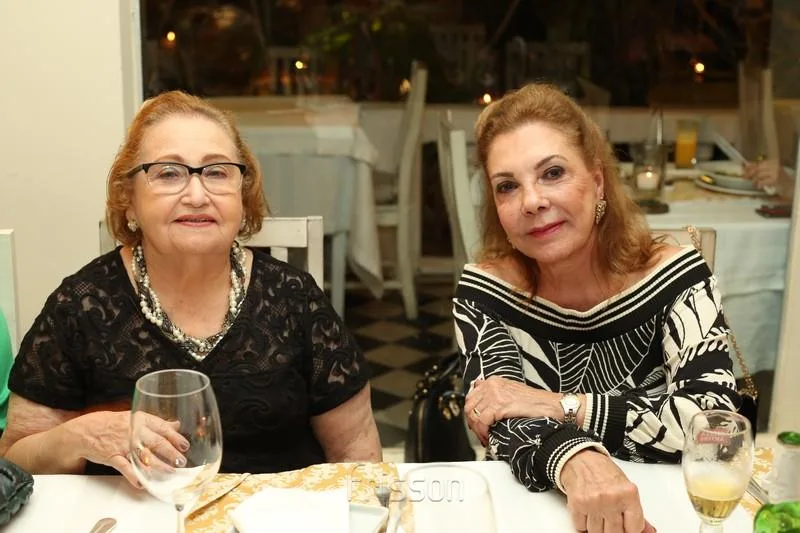 Aniversário de Lila Dourado