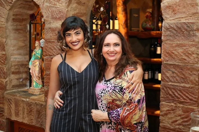 Clara e Lila Dourado