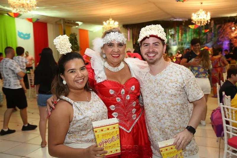 Karla Peixe, Paula Athayde e Renan Dias