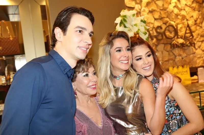 André e Tane Albuquerque, Priscila Silva e Lara Matos