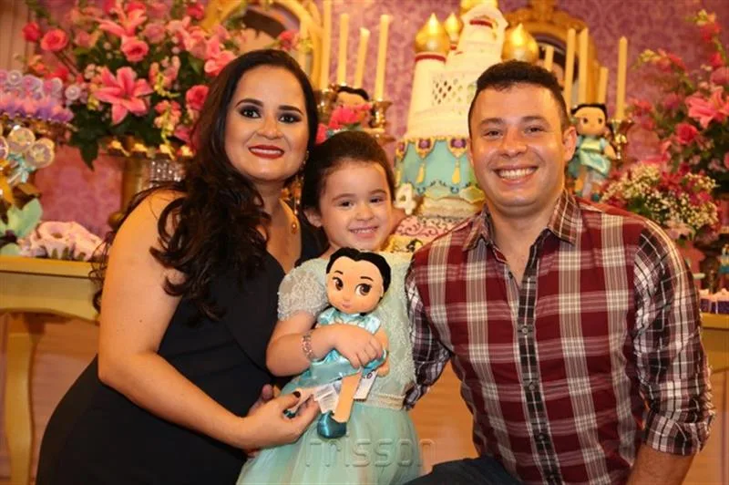 Alae Benazzou Valentina e Janille Brasileiro
