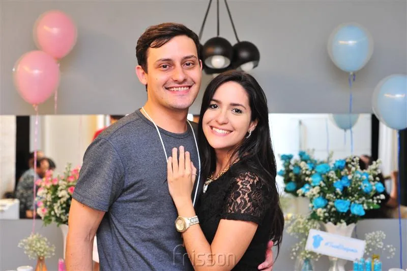 Augusto César e Larissa Barros