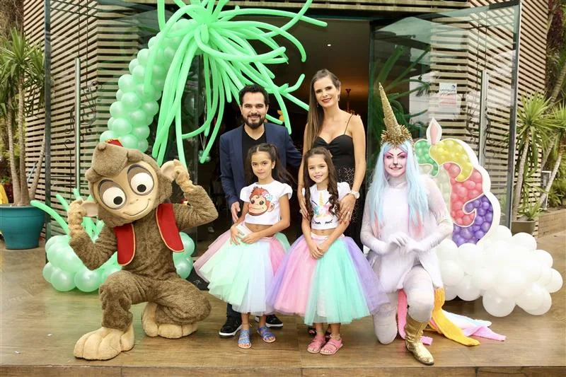 Luciano, Flávia, Helena e Isabella