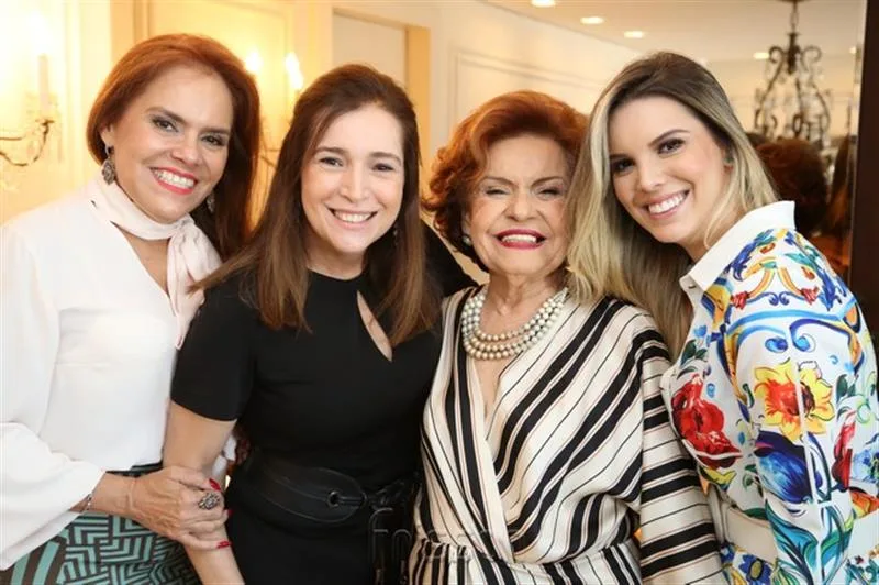 Cláudia Alexandre, Adriana Teixeira, Maria Helena Alexandre e Nathália Ponte