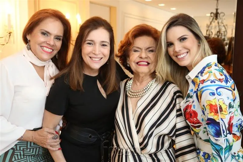 Cláudia Alexandre, Adriana Teixeira, Maria Helena Alexandre e Nathália Ponte