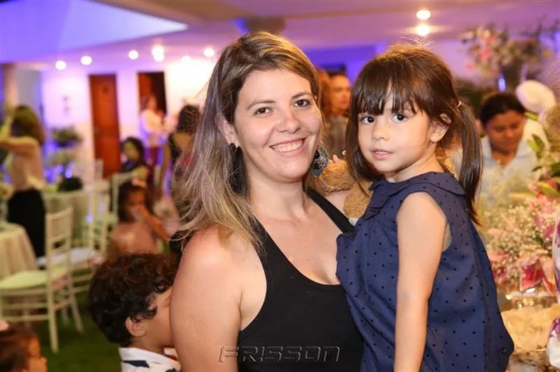 Bárbara e Valentina Ferreira Gomes