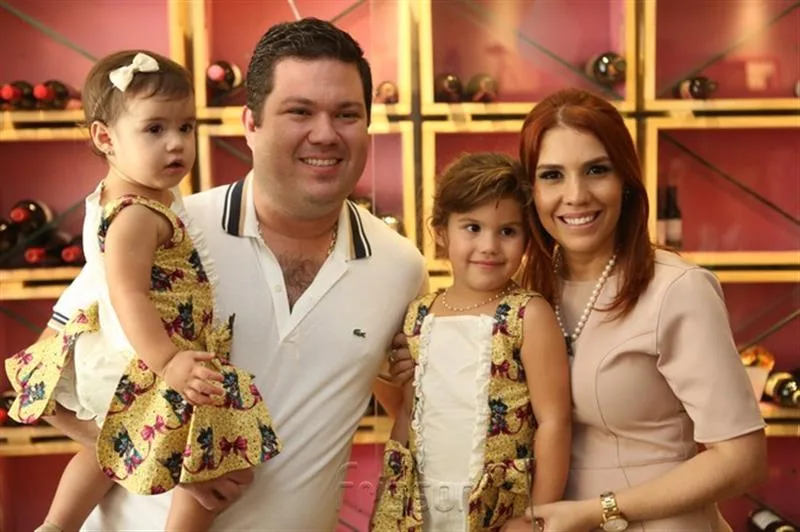 Antonela, Thiago, Valentina e Tarcya Dantas