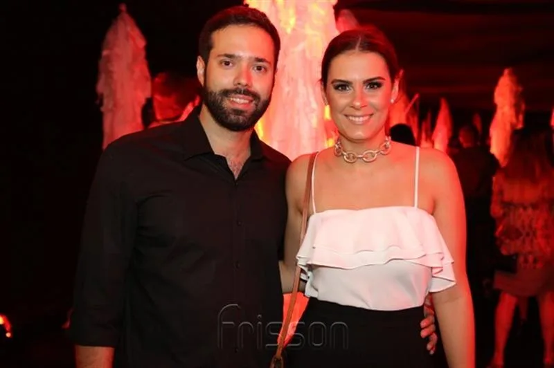 Arthur Viana e Debora Bandeira