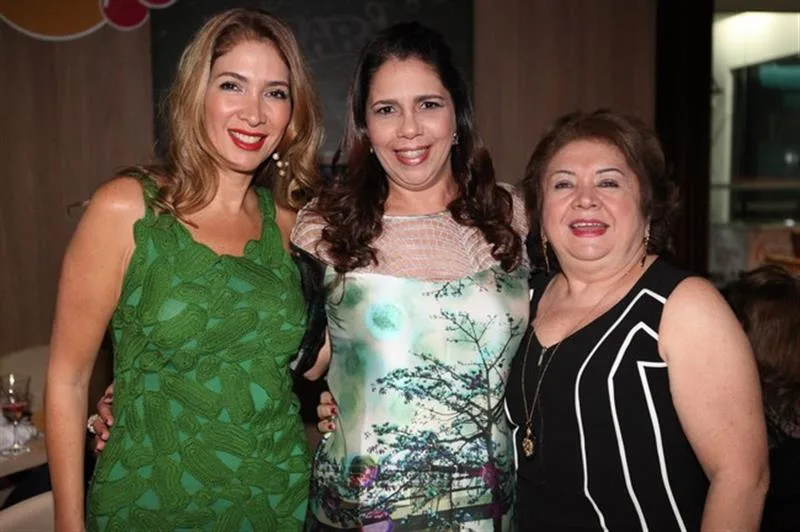 Daniele Holanda Pontes, Maria Ester Quinderé e Mana Holanda