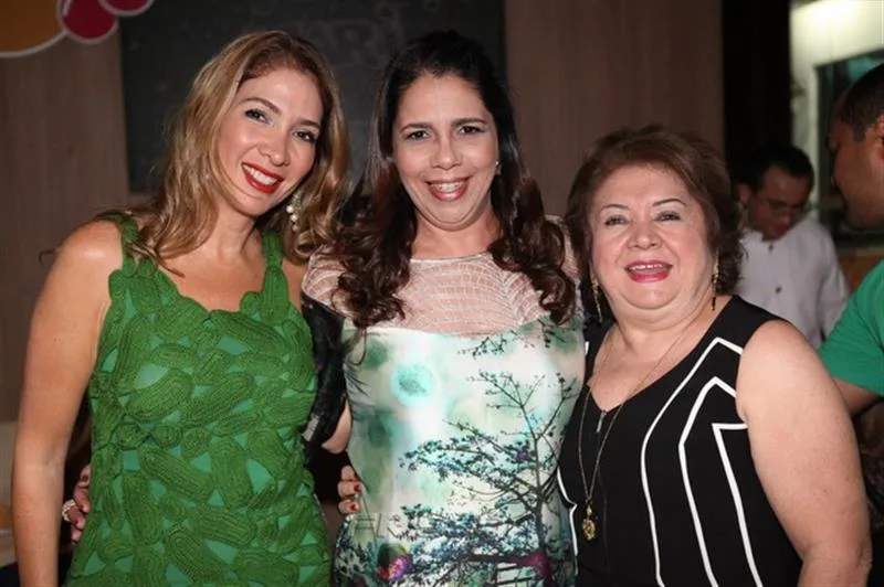 Daniele Holanda Pontes, Maria Ester Quinderé e Mana Holanda