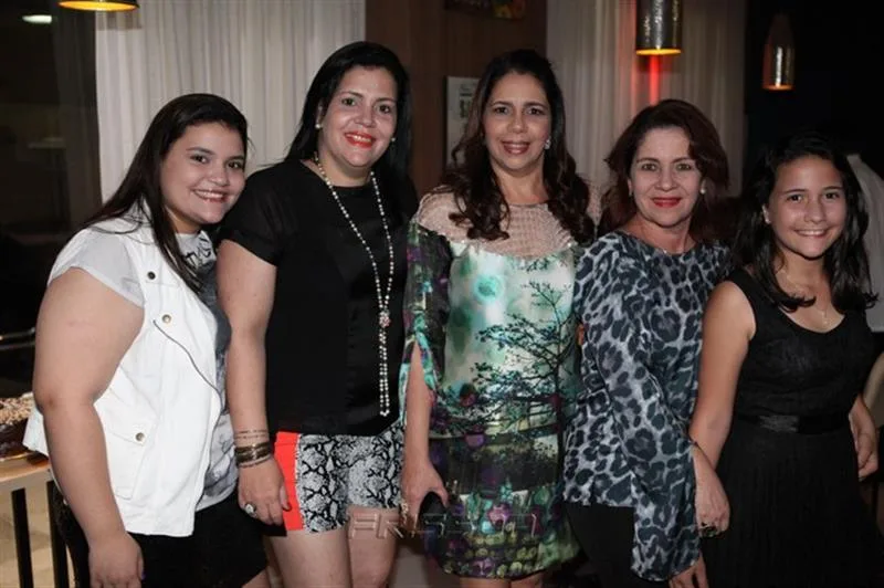 Denise, Leila, Maria Ester, Lilian e Amanda Quinderé