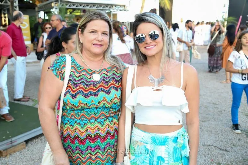 Cláudia e Naiana Barros