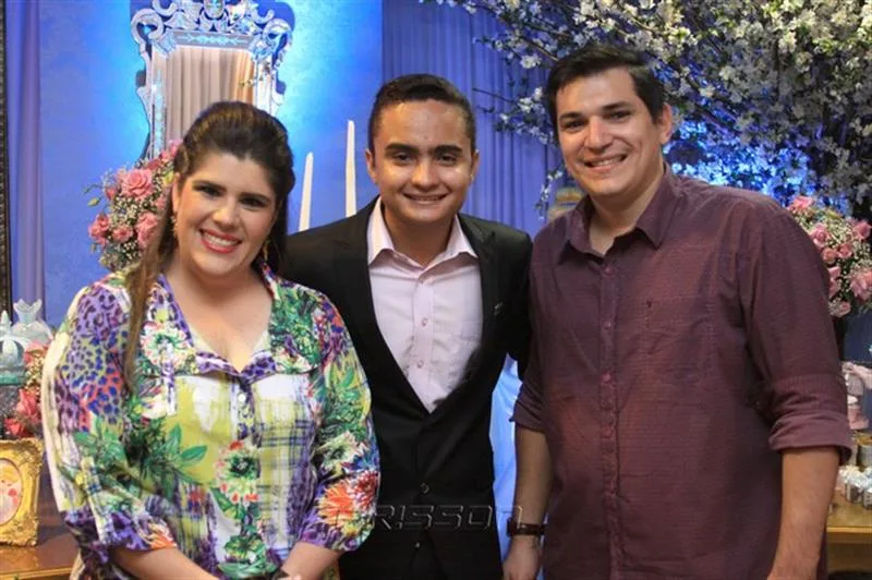 Marisa e Rodrigo Araripe com Felipe Araújo
