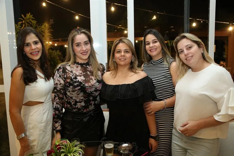 Adriana Coutinho, Elane Lucena, Karine Aquino, Clarissa Araripe e Patricia Aquino