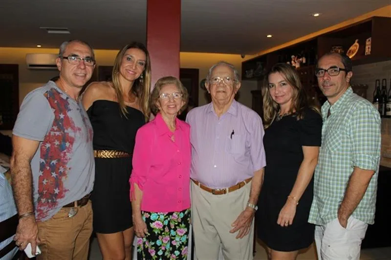 Douglas, Gislaine, Socorro, Valdo Santos, Louise e Betinho