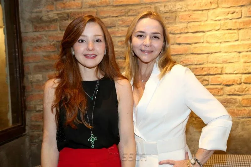 Larissa e Sandra Fujita