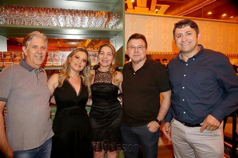 Angelo e Tatiana Oliva, Solange Marinho, Robson Castro e Rigoberto Ribeiro