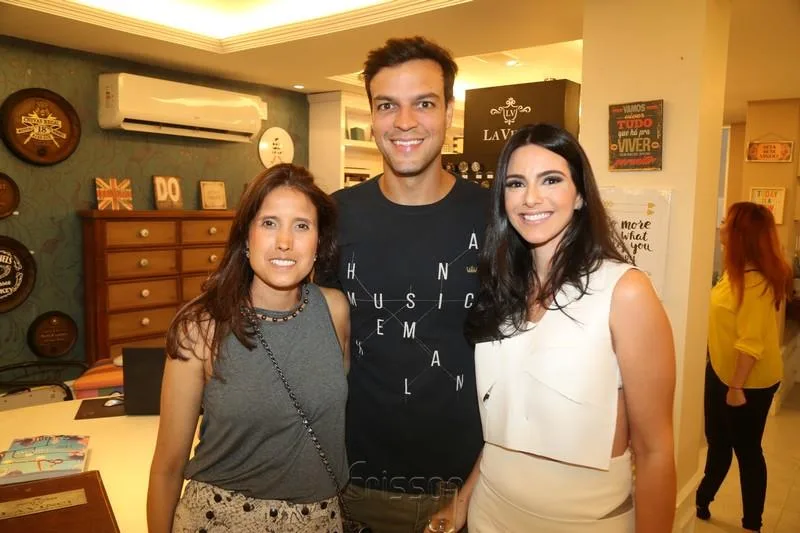 Cristine Peres, Valter Costa Lima e Milena Holanda