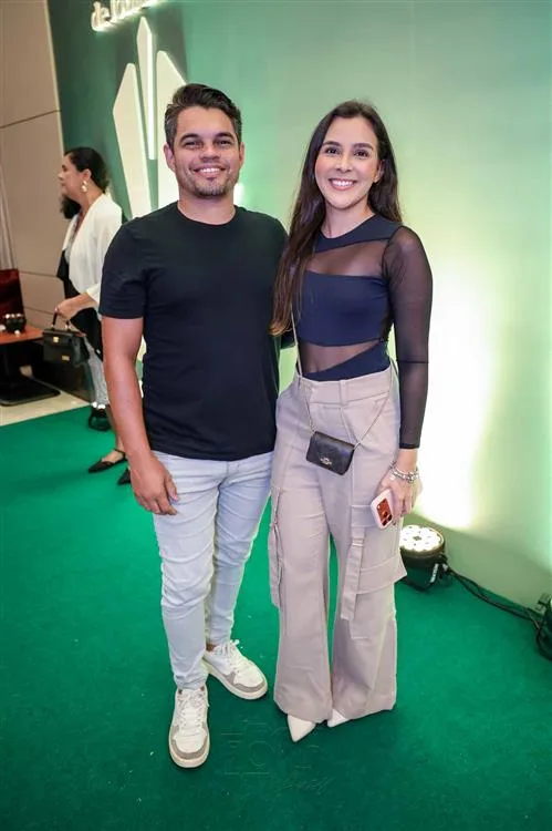 Alyson Pontes e Carolina Maia