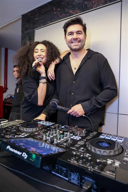 Claudine Albuquerque e Dj Itaquê Figueiredo