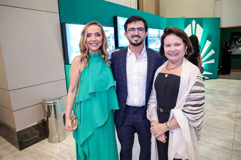 Cristiane Gondim, Willian Gomes e Regina Portela