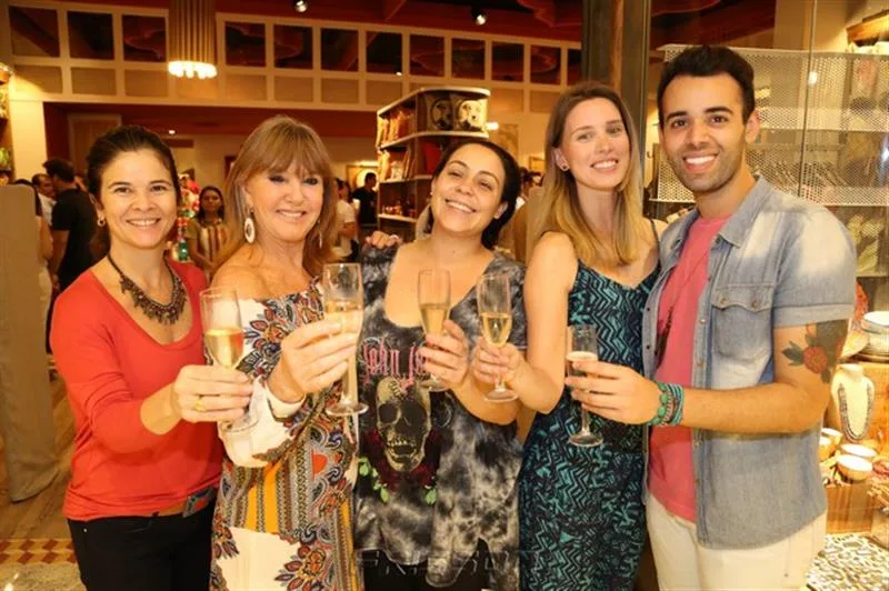 Adriana Vilaça, Traudi Guida, Luciana Rodrigues, Priscila Takenaka e Arthur Vaz