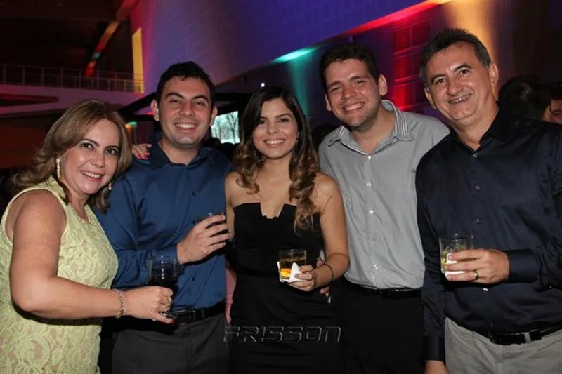 Analiana, Arthur Arrais, Carina Moreira, Ranier Felipe e Josel Pessoa