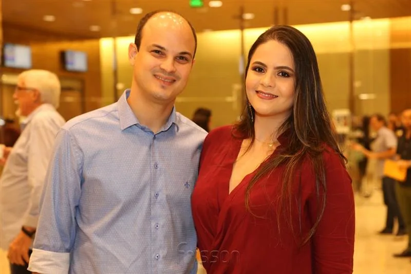 Aníbal Gondim e Mayara Carvalho
