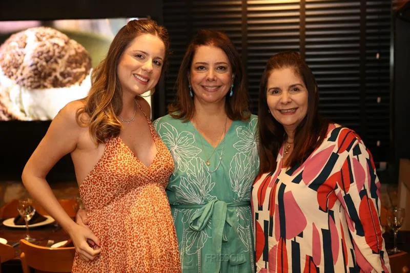 Bia, Claudia Gradvohl e Tatiana Otoch