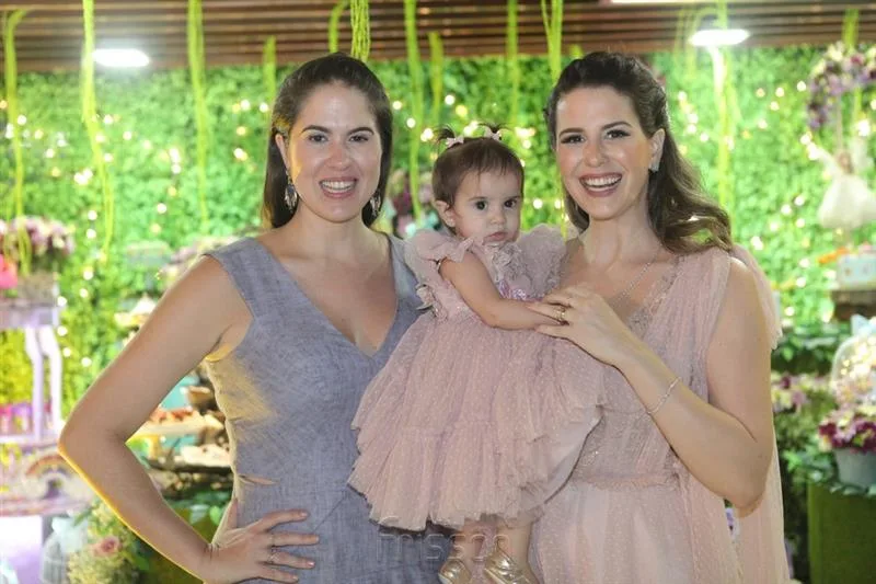 Amanda Viana, Luna e Nathalia Araripe