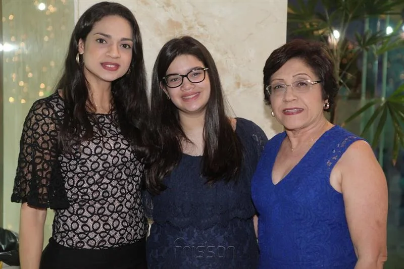 Andrea, Thalisse e Eliane Queiroz