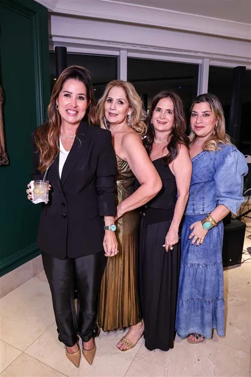 Ana Vladia Sales, Marcia Peixoto, Adriana Bezerra e Manu Romcy