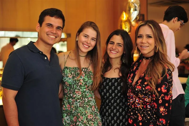 Gabriel Farias, Barbara Ricciardi, Denise Zarur e Sakie Brookes