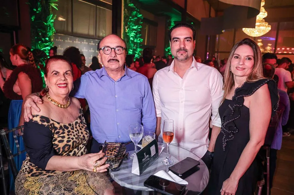 Adna, Carlucio, Juliano e Karol Pereira