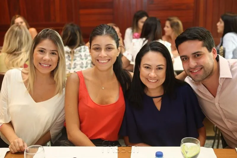 Beatriz Lima, Paloma Fiúza, Daniella de Paula e Vitor Oliveira